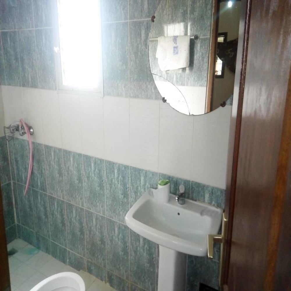 Bathroom sink