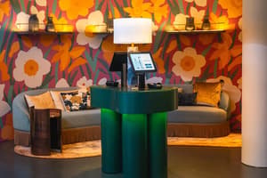 thumbnail: Lobby lounge
