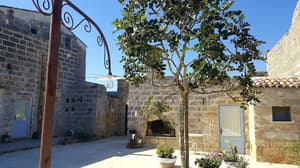 thumbnail: Exterior