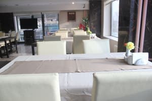 thumbnail: Breakfast area