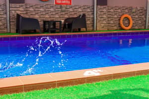 thumbnail: Outdoor pool