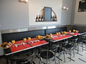thumbnail: Bar (on property)