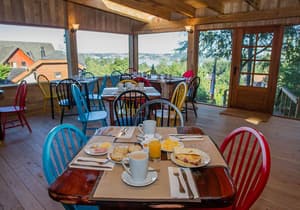 thumbnail: Breakfast area