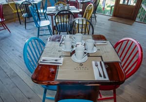 thumbnail: Breakfast area