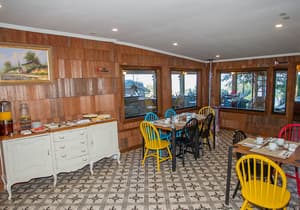 thumbnail: Breakfast area