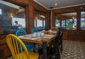 thumbnail: Breakfast area