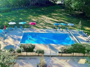 thumbnail: Pool