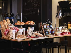 thumbnail: Breakfast area
