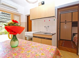 thumbnail: In-room dining