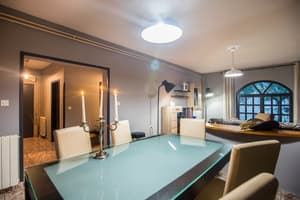 thumbnail: In-room dining
