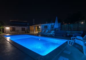 thumbnail: Outdoor pool