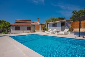 thumbnail: Outdoor pool