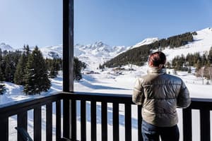 thumbnail: Bar (on property)