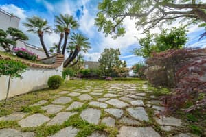 thumbnail: Property grounds