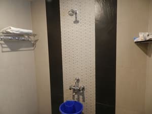 thumbnail: Bathroom shower