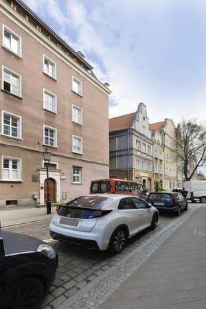 thumbnail: Exterior