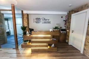 thumbnail: Concierge desk