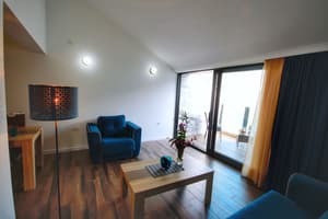 thumbnail: Front of property