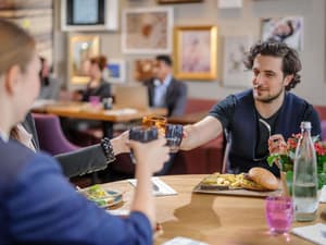 thumbnail: Restaurant