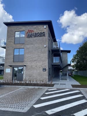 thumbnail: Front of property
