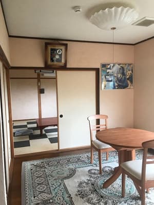 thumbnail: In-room dining