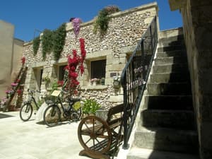 thumbnail: Exterior