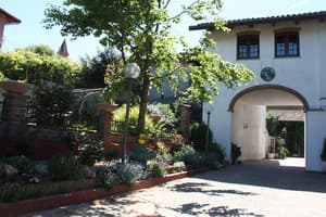 thumbnail: Exterior