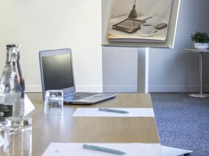 thumbnail: Business center