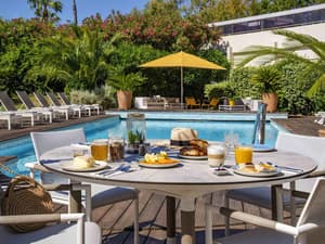 thumbnail: Breakfast area
