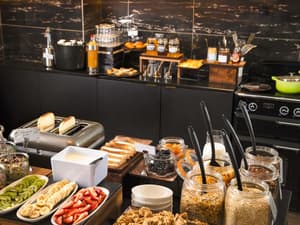 thumbnail: Breakfast area