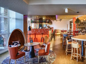 thumbnail: Bar (on property)