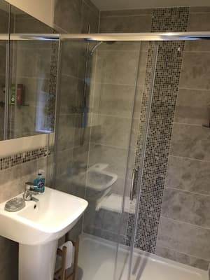 thumbnail: Bathroom amenities