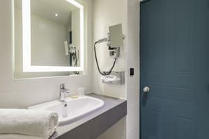 thumbnail: Bathroom