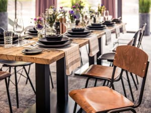 thumbnail: Restaurant