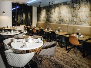 thumbnail: Restaurant