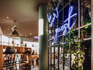 thumbnail: Bar (on property)