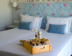 thumbnail: In-room dining
