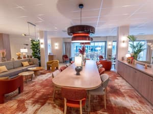 thumbnail: Bar (on property)