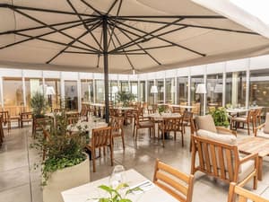 thumbnail: Bar (on property)