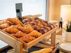 thumbnail: Breakfast area