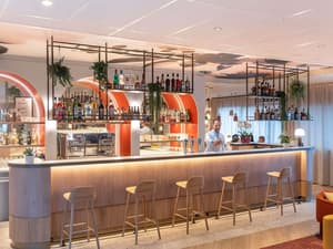 thumbnail: Bar (on property)