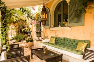 thumbnail: Exterior detail