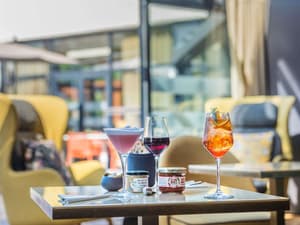 thumbnail: Bar (on property)
