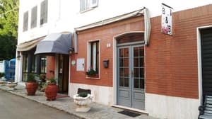 thumbnail: Front of property