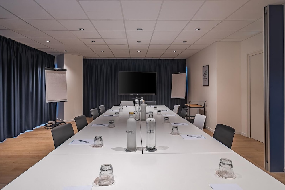 Meeting facility