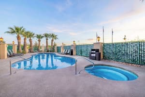 thumbnail: Pool
