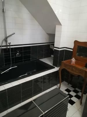thumbnail: Deep soaking bathtub