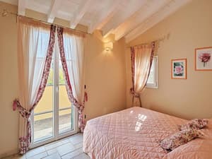 thumbnail: General view