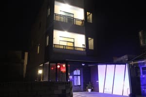 thumbnail: Exterior