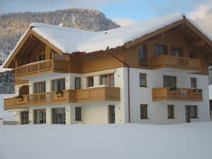 thumbnail: Front of property
